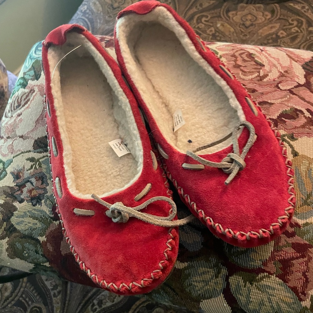 Slippers new without tags